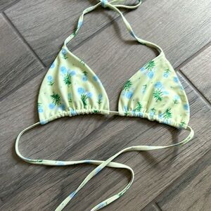Bay 2 floral bikini top